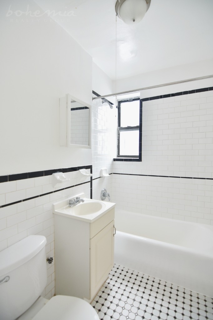 303 W 154th - Photo 4