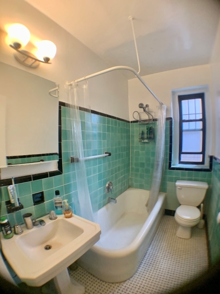 W 187 Chittenden Avenue - Photo 4