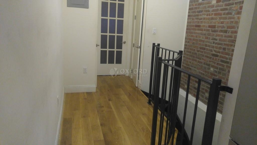 321 East 10th Street - Photo 9