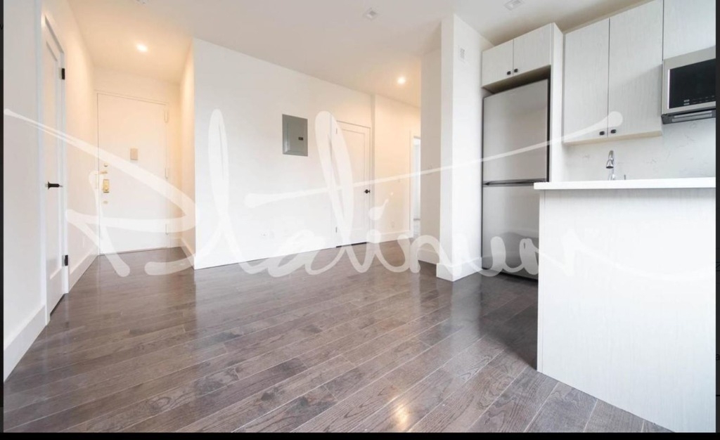 152 Thompson Street - Photo 1