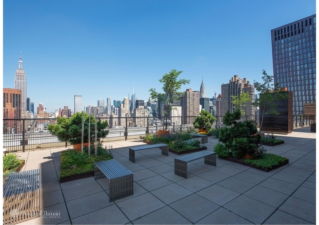 401 East 34th St - Photo 26