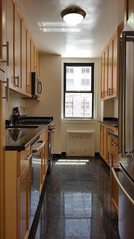 435 East 79th Street - Photo 2