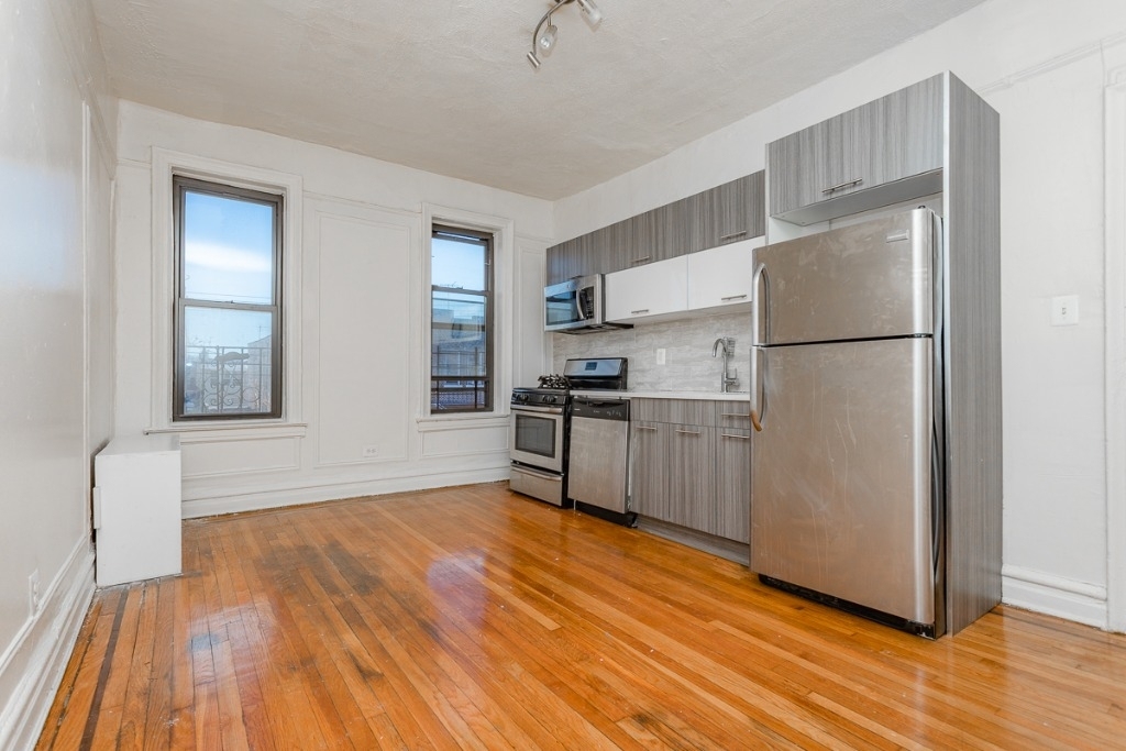 262 East 55th steet - Photo 8