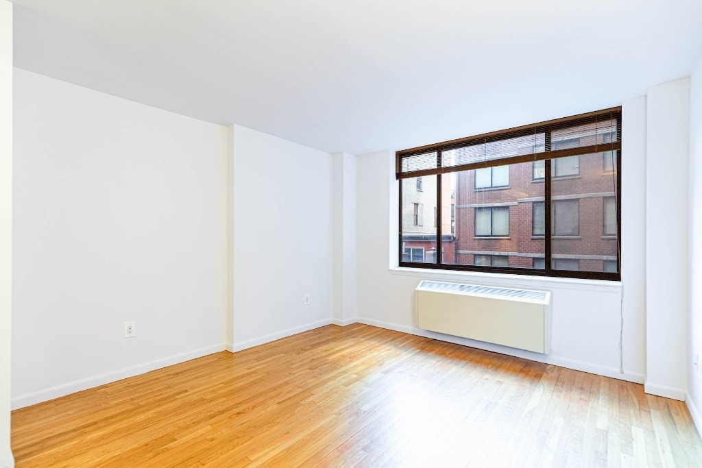 425 East 80th Street - Photo 0