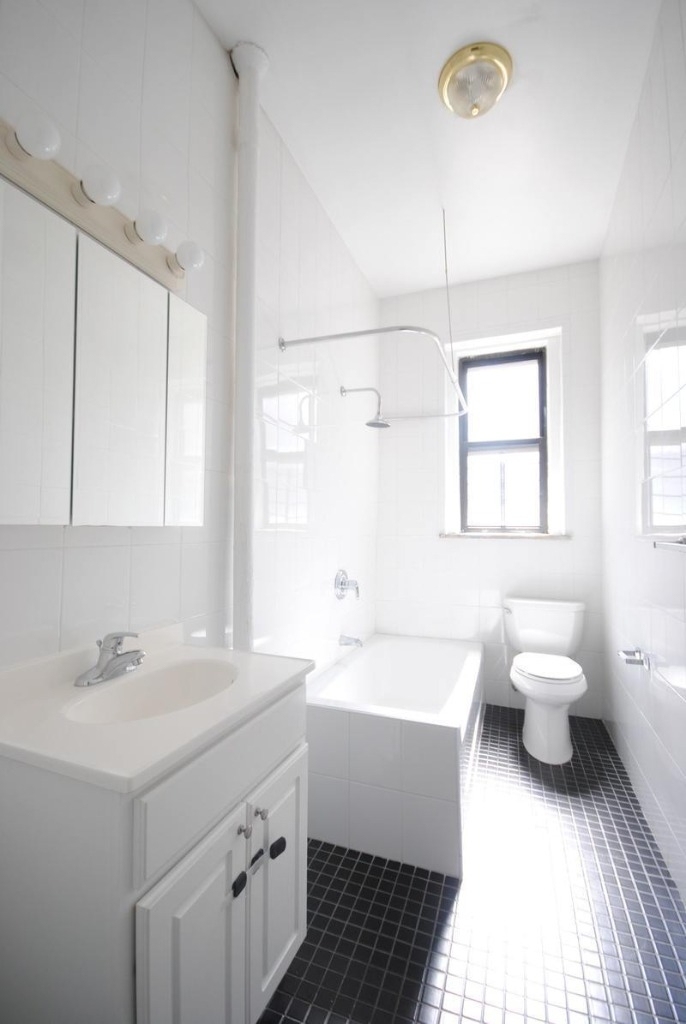 220 West 98 - Photo 4