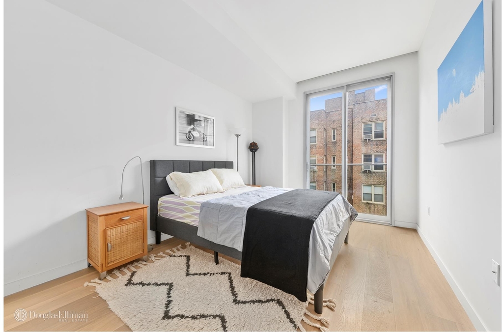 337 East 62nd St - Photo 4