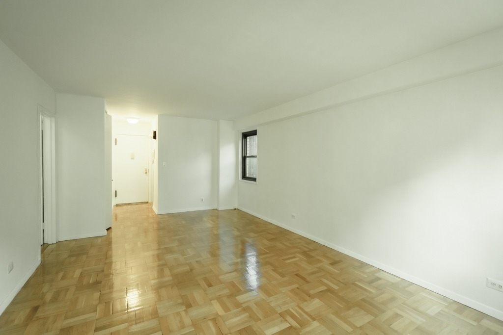 7 East 86th Street - Photo 1