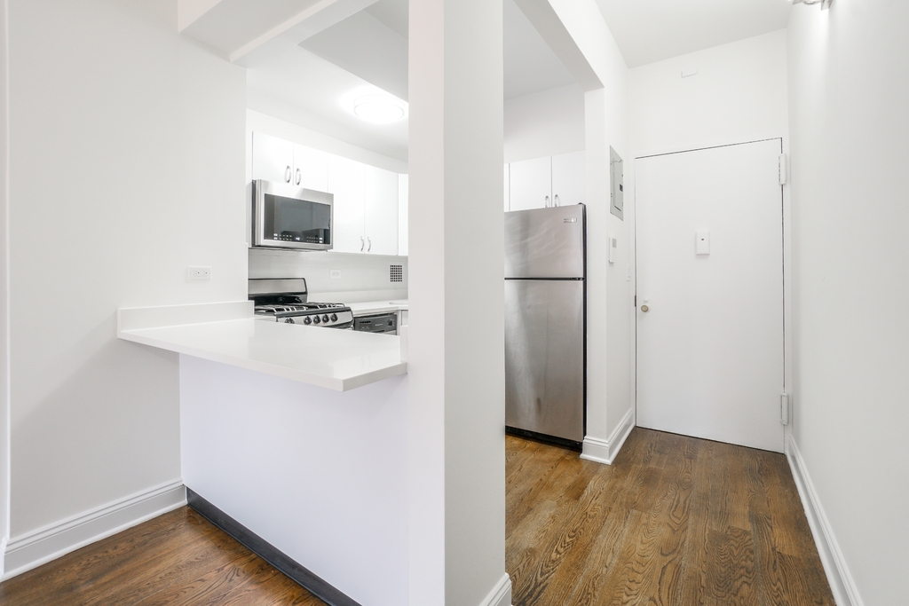 235 West 22nd Street - Photo 2