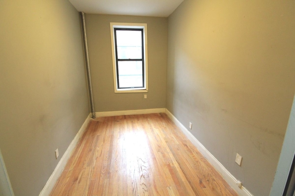 221 Linden Blvd - Photo 3