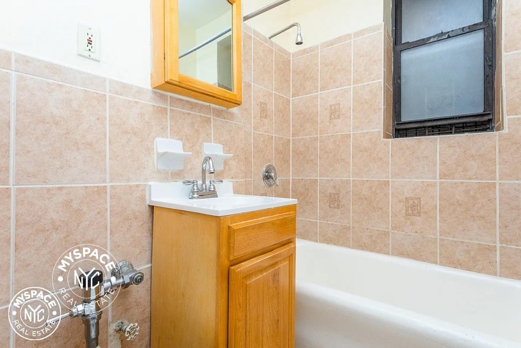 291 Crown Street - Photo 1