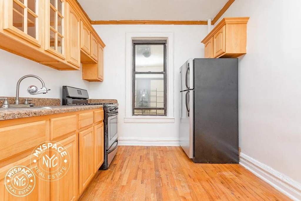 291 Crown Street - Photo 3