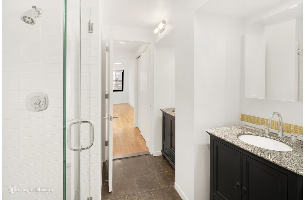 1474 Third Avenue - Photo 6