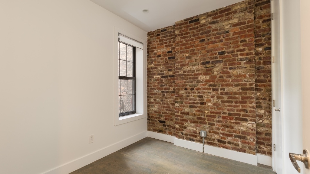 1092 Nostrand Ave - Photo 3