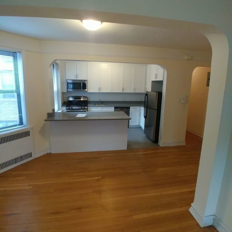 Beautiful Renovated 1BR Sunnyside Apartment - Photo 0