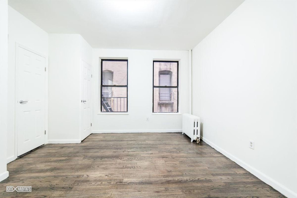 341 W 45 street - Photo 3