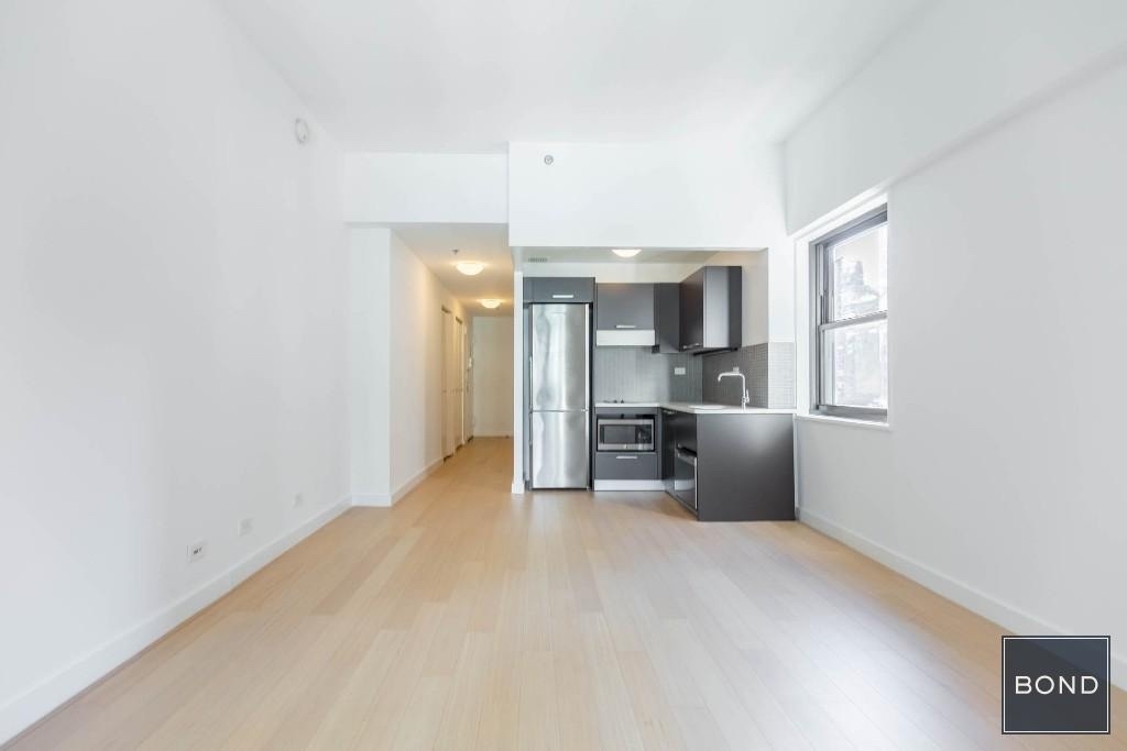 222 East 39th Street - Photo 4