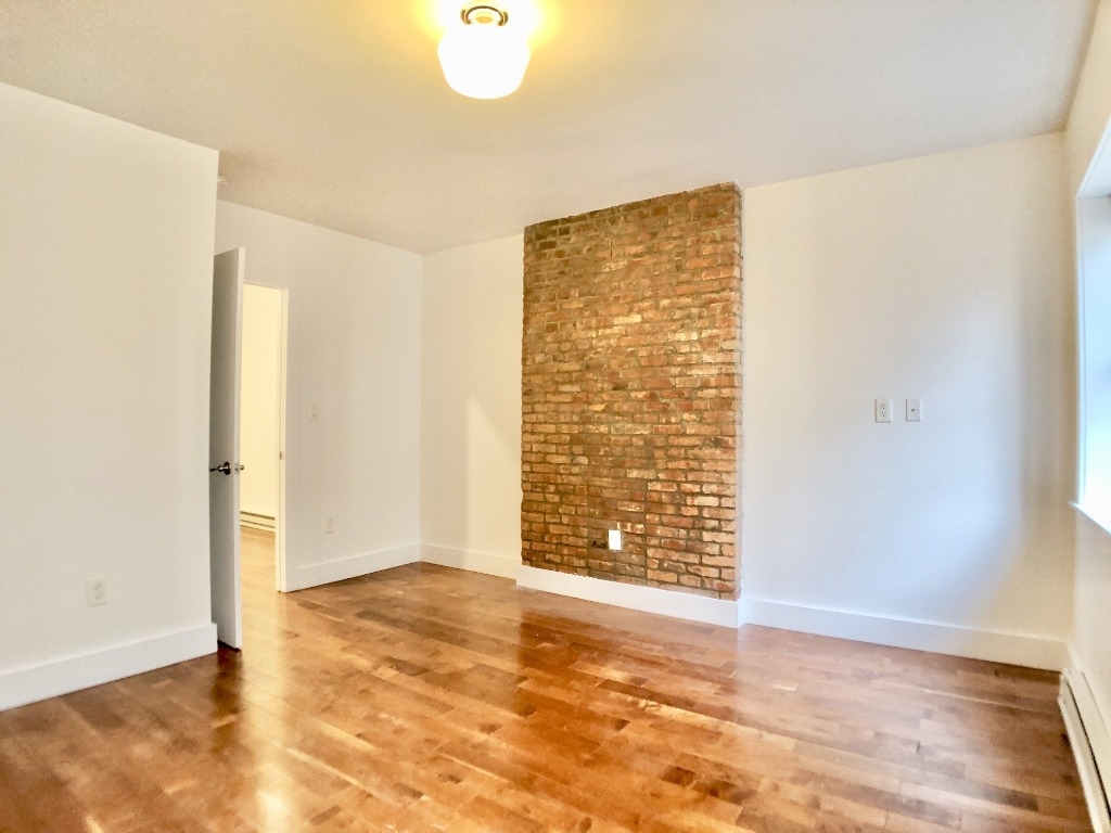 512 East 117th Street - Photo 4