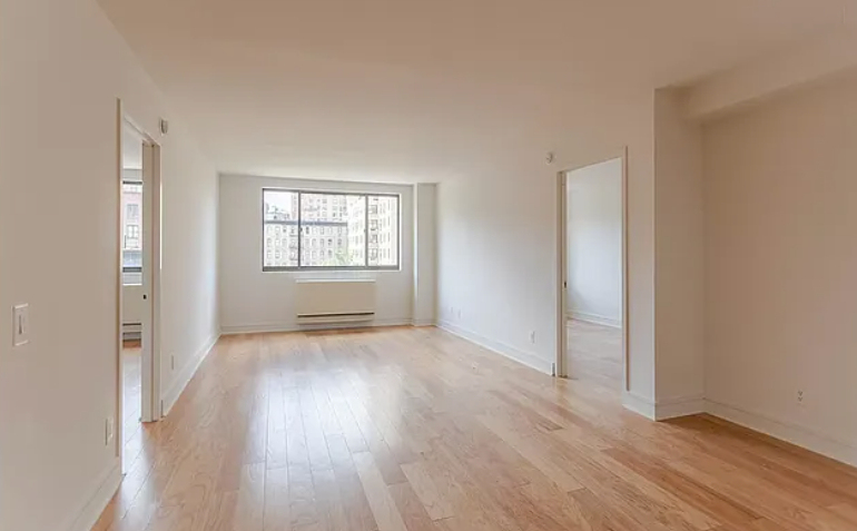 West End Avenue - Photo 1
