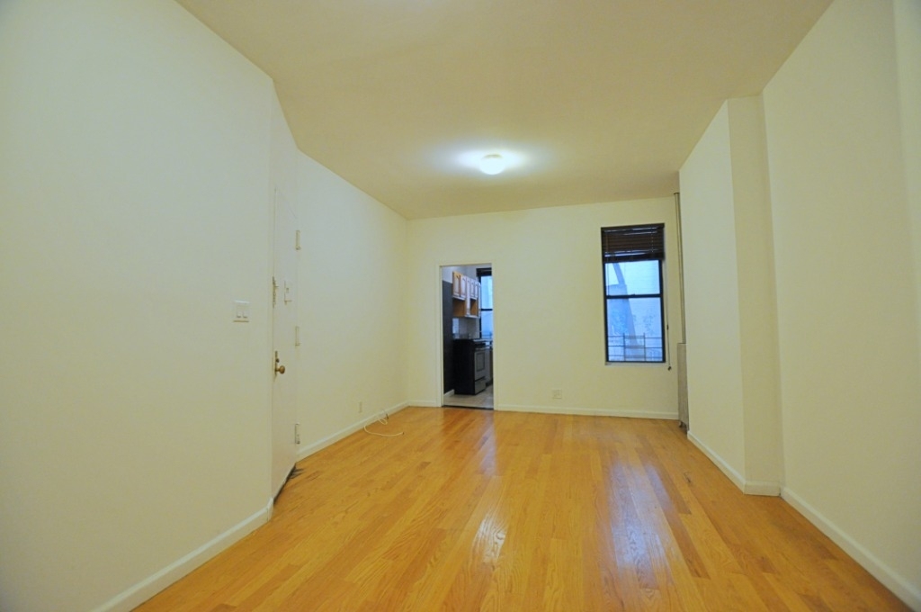 631 Grand Ave - Photo 3