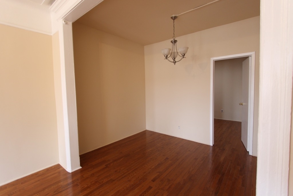 1308 Park Place - Photo 4