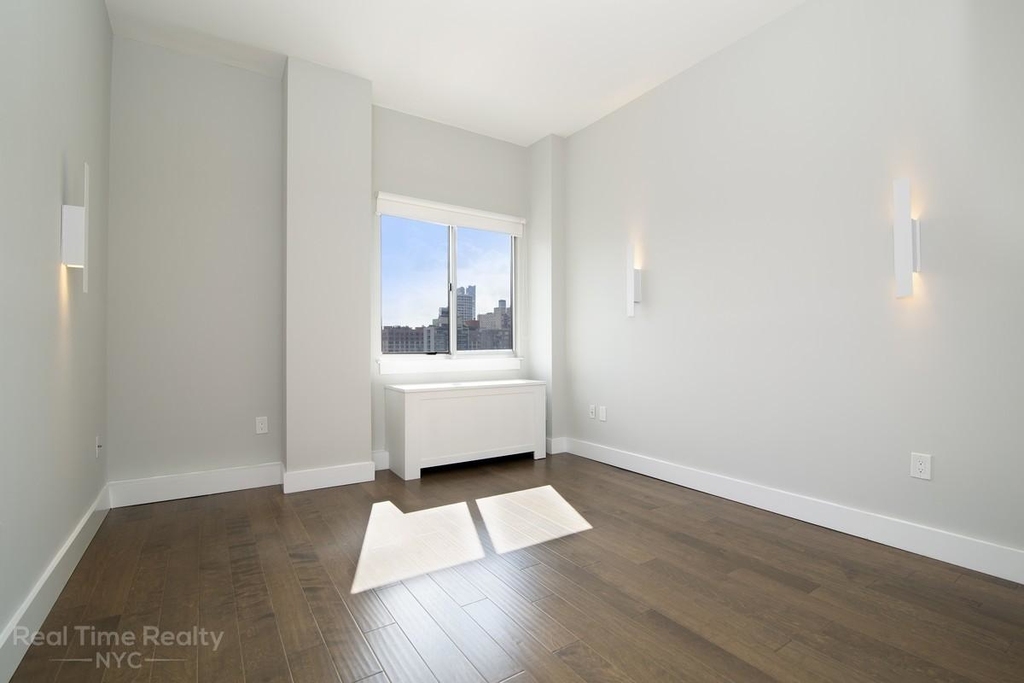 East 38th Street - Photo 2