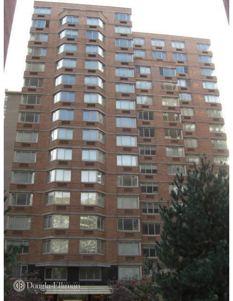 340 East 34th St - Photo 2