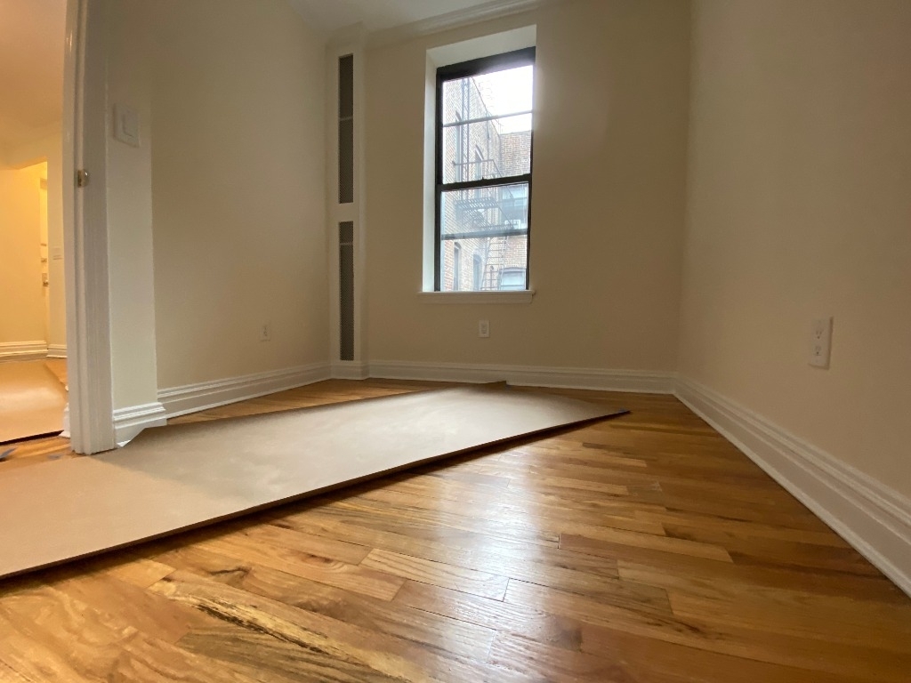 355 West 51st Street - Photo 4