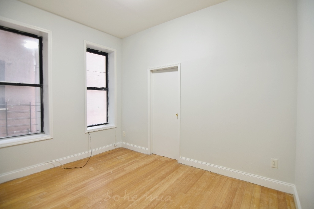 220 W 149th Street - Photo 2