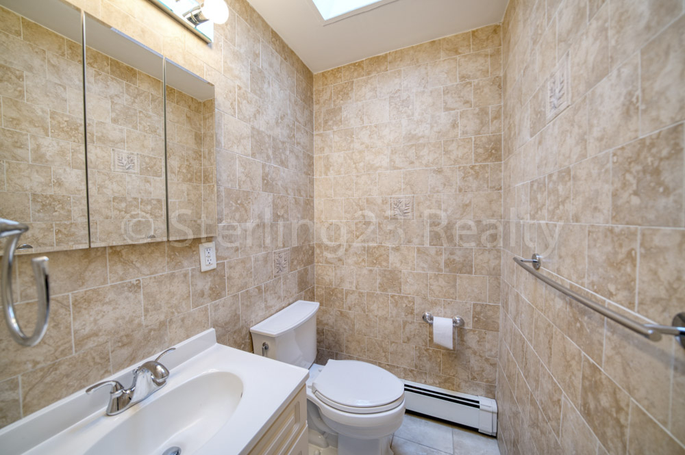 24-21 43rd st astoria NY - Photo 2