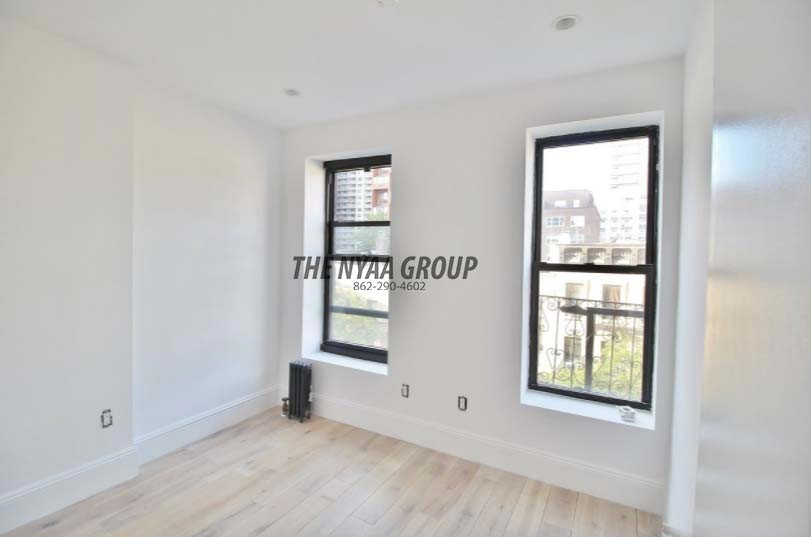 East 85th Street - Photo 3