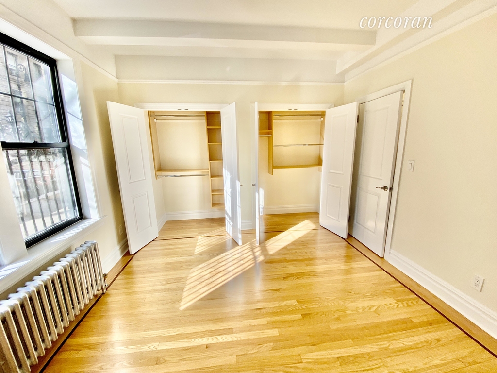 East 92nd Street - Upper East - Photo 3