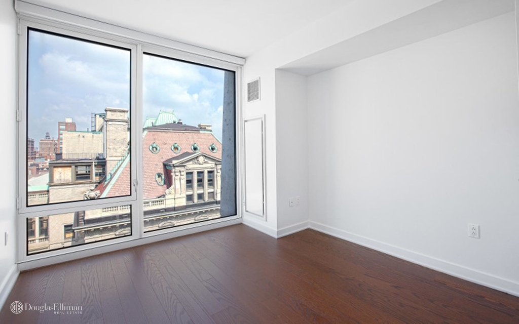 400 West 113th St - Photo 3