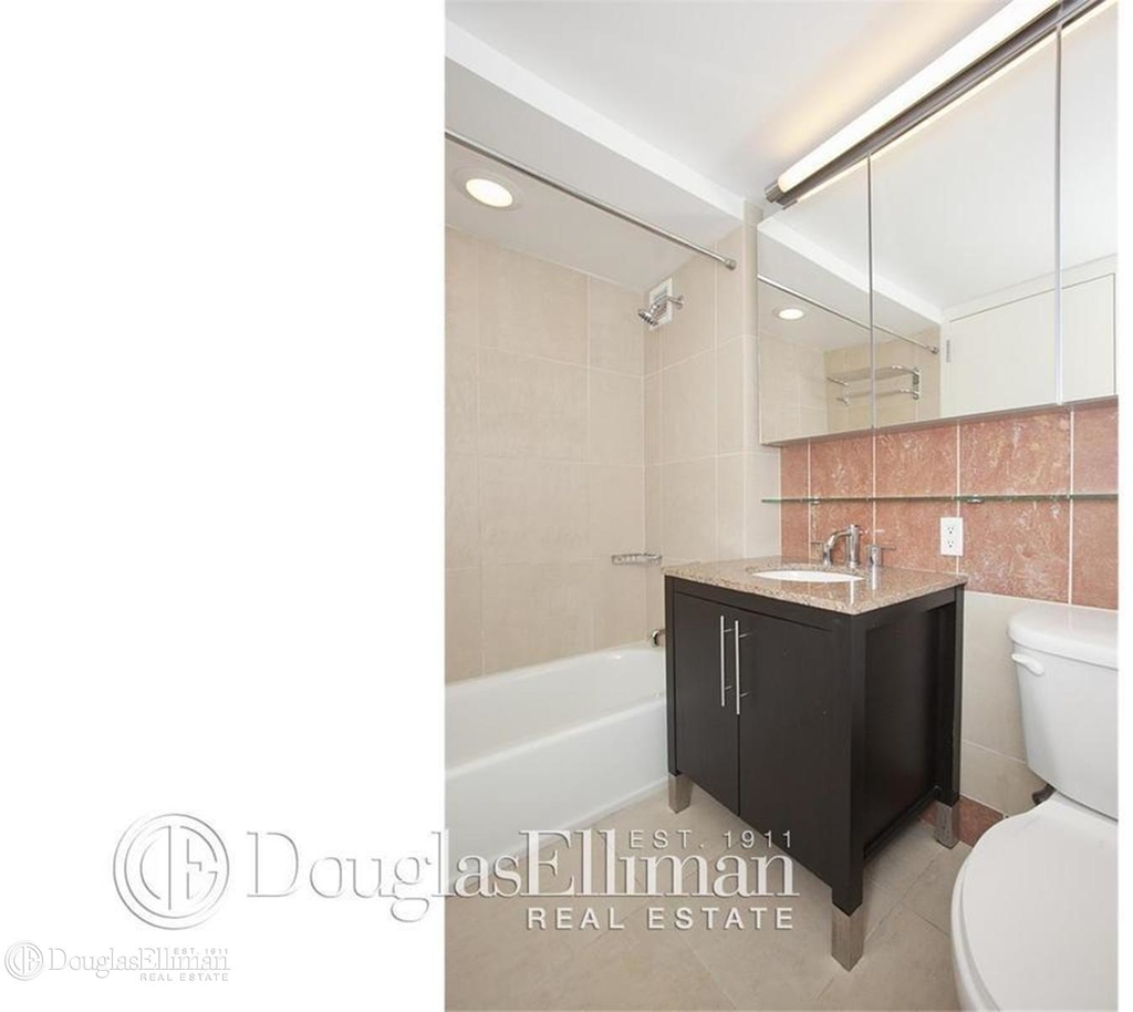 555 West 23rd St - Photo 7