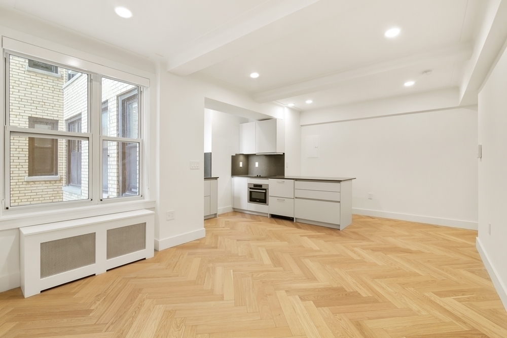 301 East 21st Street - Photo 2