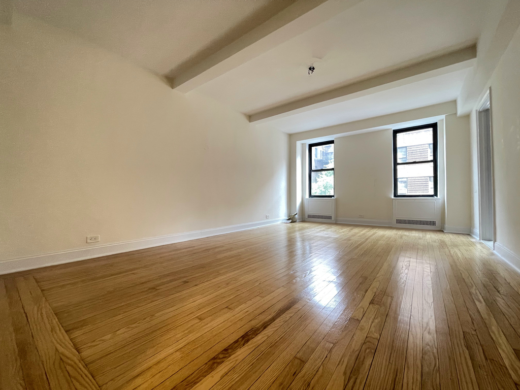 200 West 15th Street - Photo 0