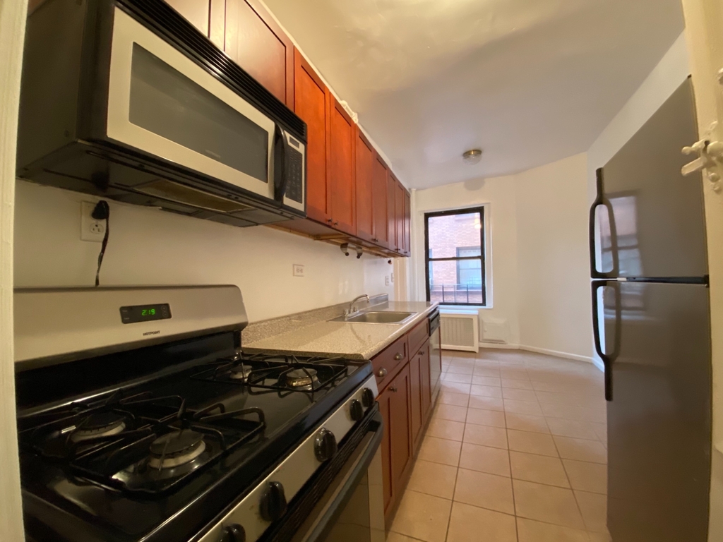 536 Ft Washington Avenue - Photo 3