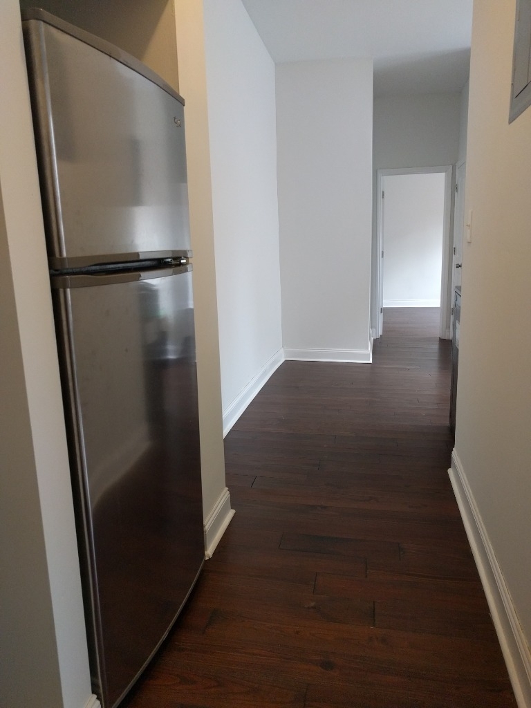 1081 Park pl - Photo 2