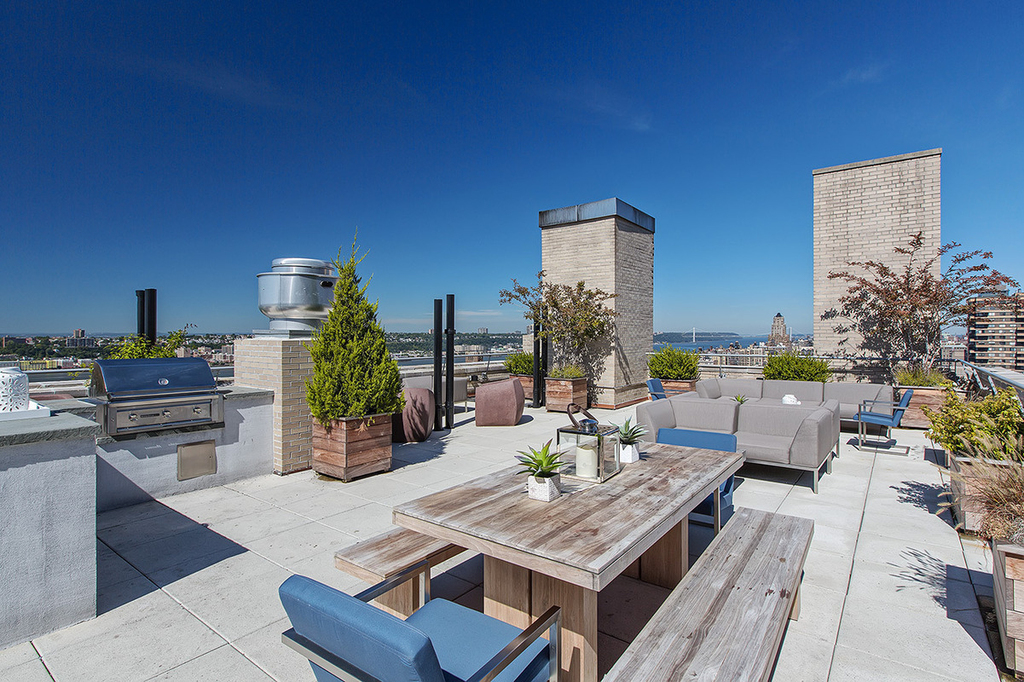 West 92 St.  - Photo 10