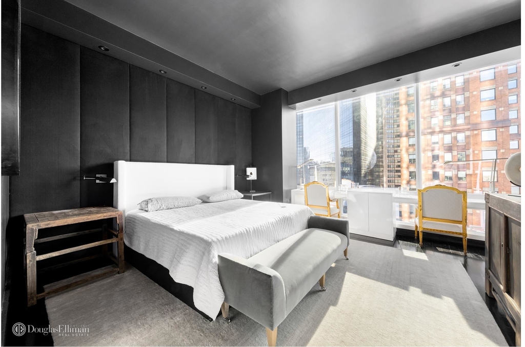 157 West 57th St - Photo 5