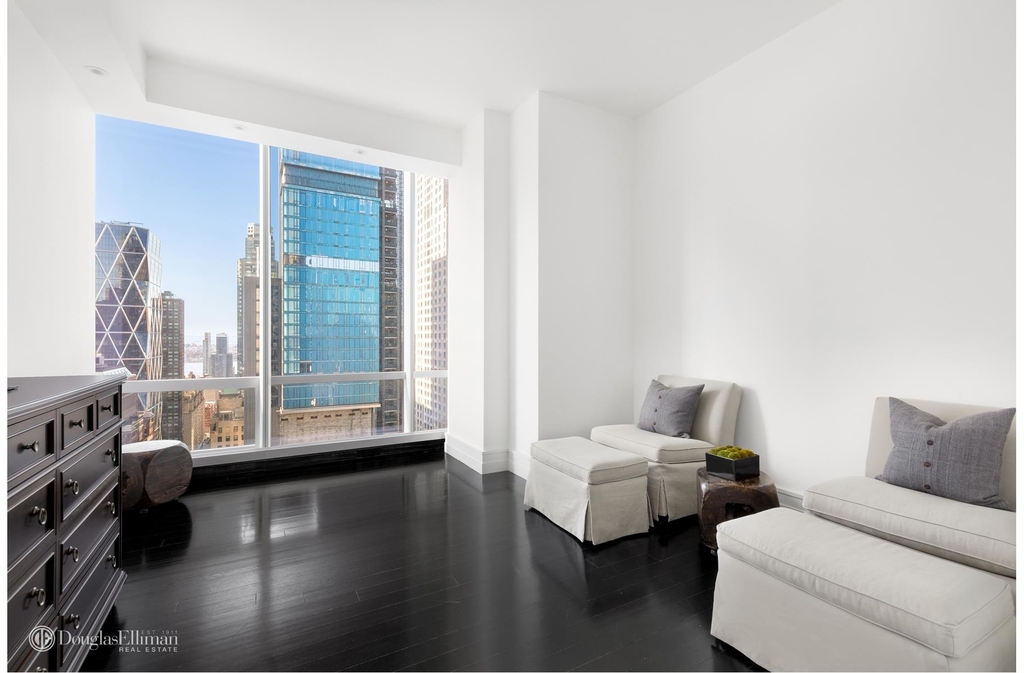 157 West 57th St - Photo 7