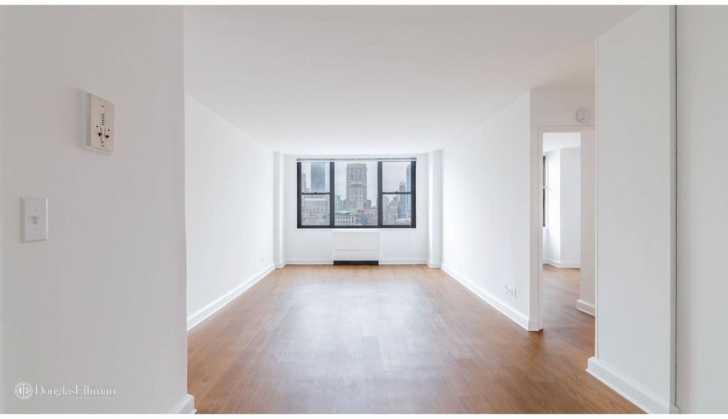 240 East 27th St - Photo 3