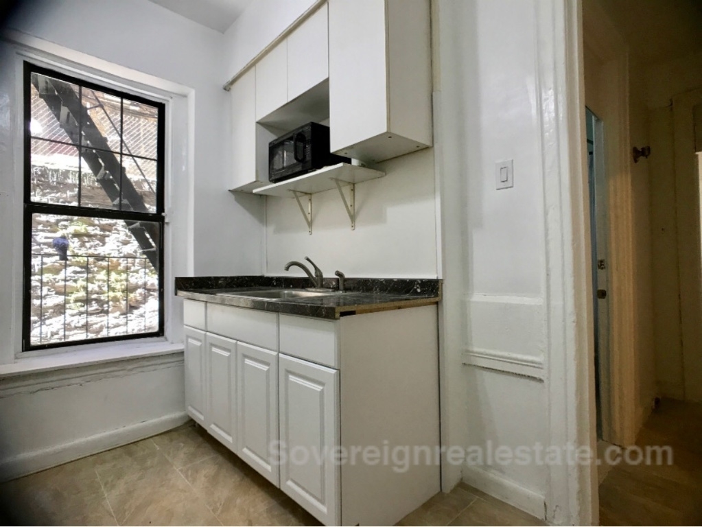 3117 Broadway - Photo 3