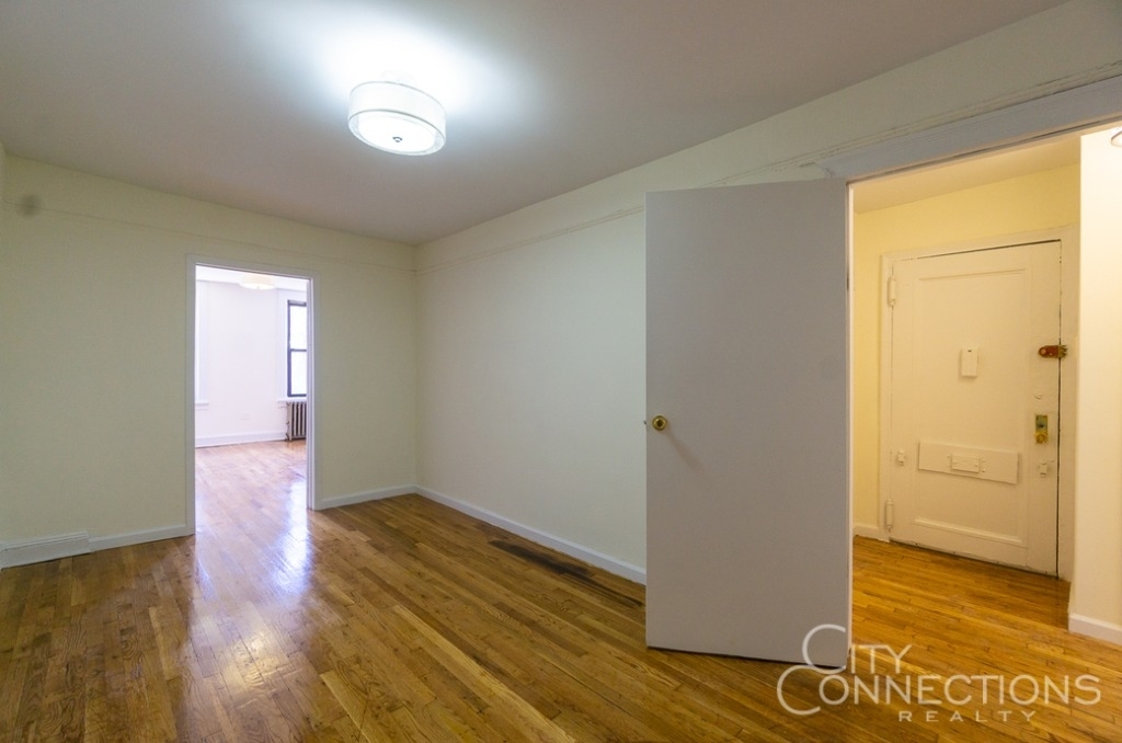 157 Avenue C - Photo 3