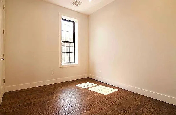 852 Rogers Avenue - Photo 5