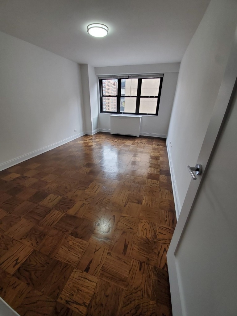 140 east 16  - Photo 1