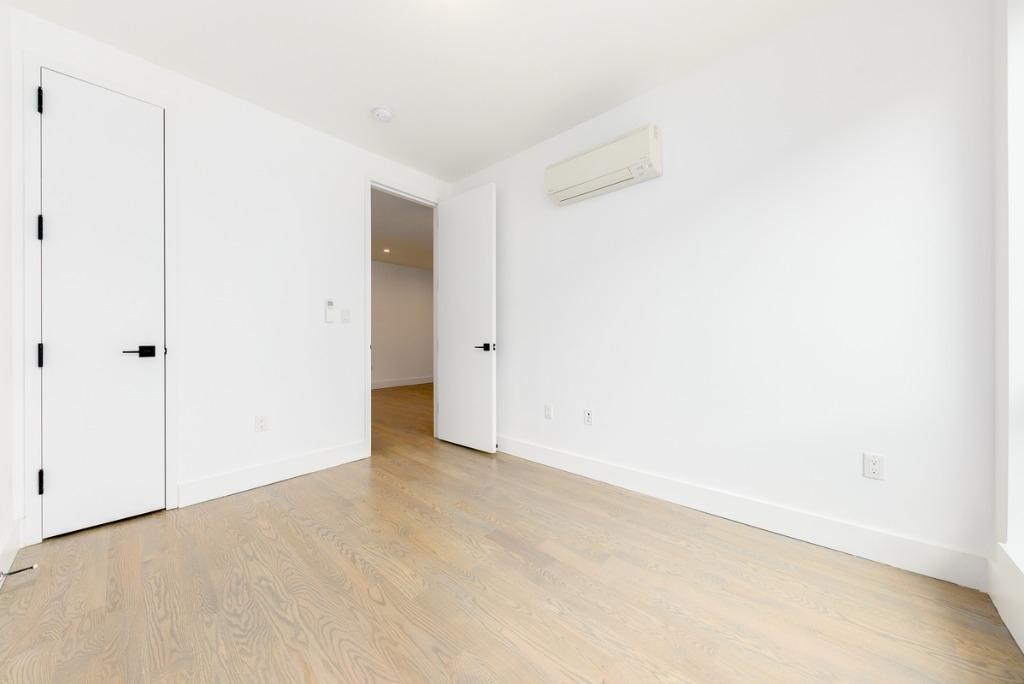 282 East 32nd Street - Photo 9