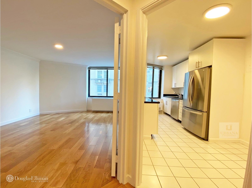 800 Fifth Avenue - Photo 3