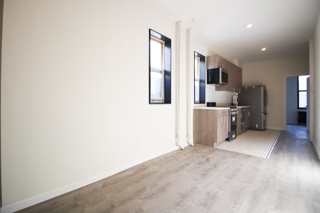 206 Bushwick Ave - Photo 2