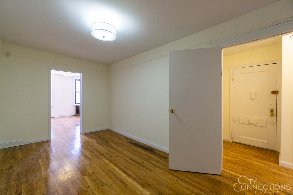 157 Avenue C - Photo 3