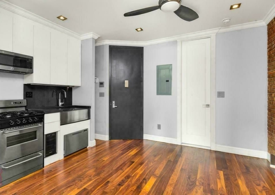 16 East 116th Street - Photo 2